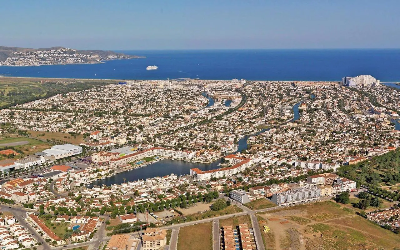 Apart-Rent Apartamento Sant Maurici 0136 Empuriabrava Appartement