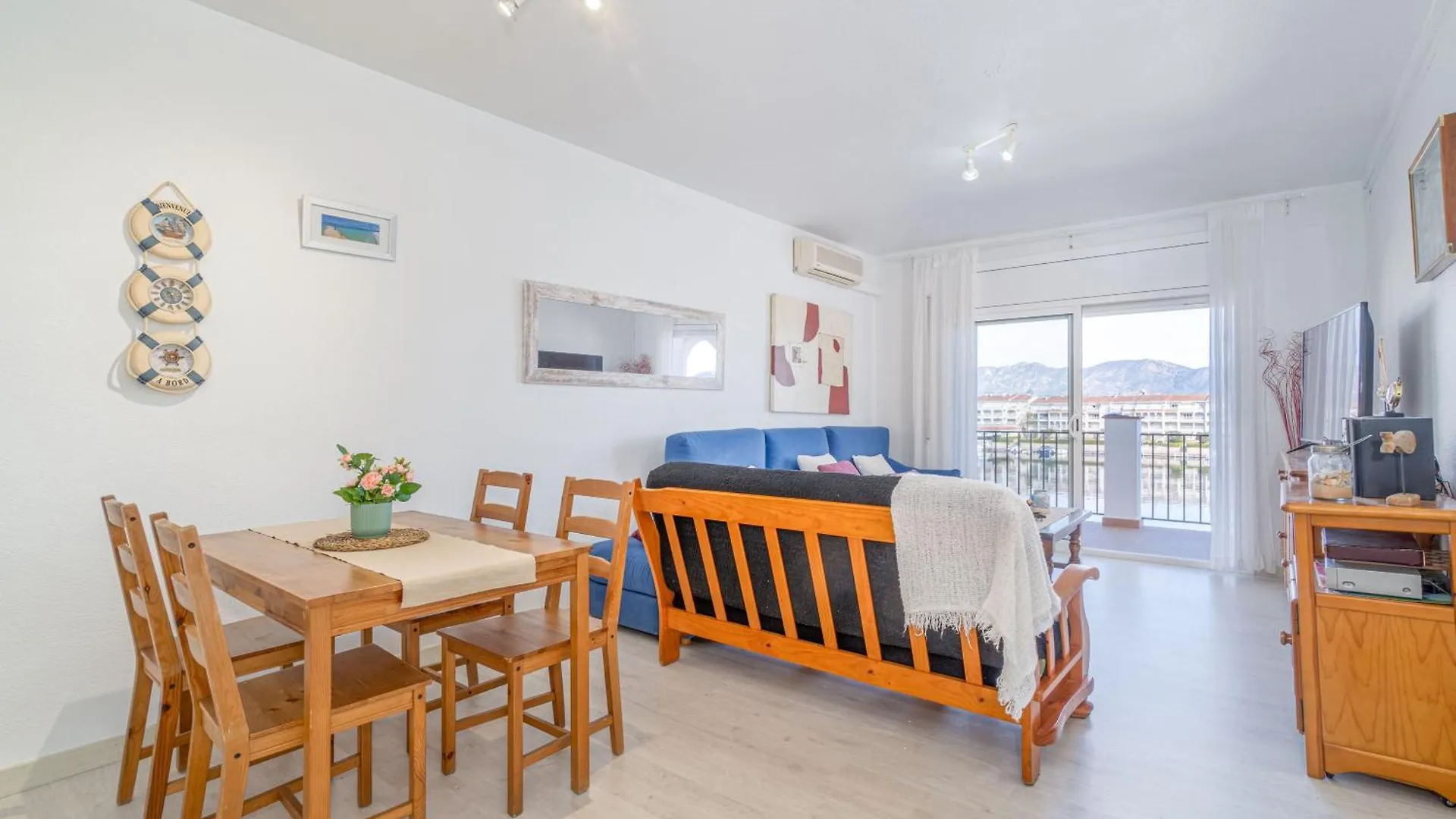 Apart-Rent Apartamento Sant Maurici 0136 Empuriabrava Appartement